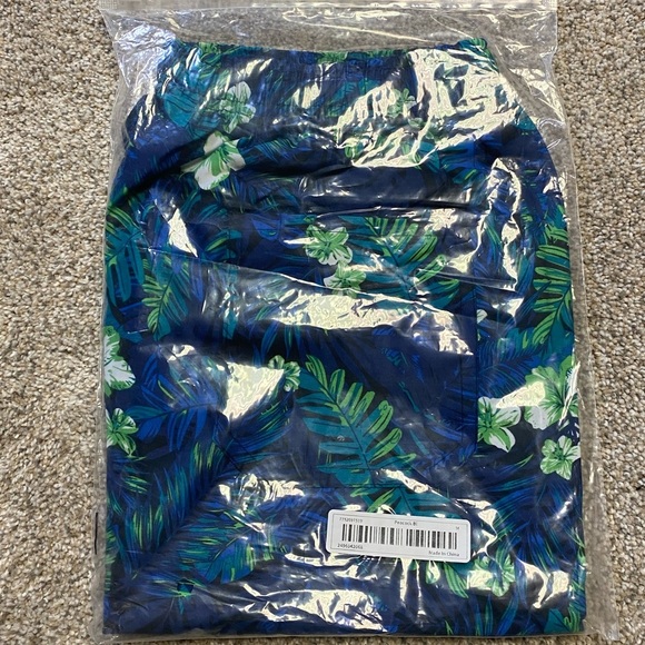 NEW Men’s Floral Quick Drying Casual Beach Swim Trunks (Blue Green Floral Print) - Picture 2 of 11